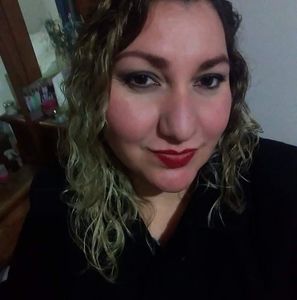 Meet your Posher, Leonor